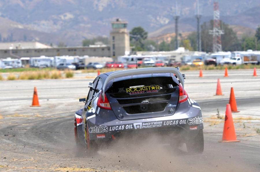  Ford Fiesta X Games 17 RallyCross 2011 года  (фото 14 из 30)
